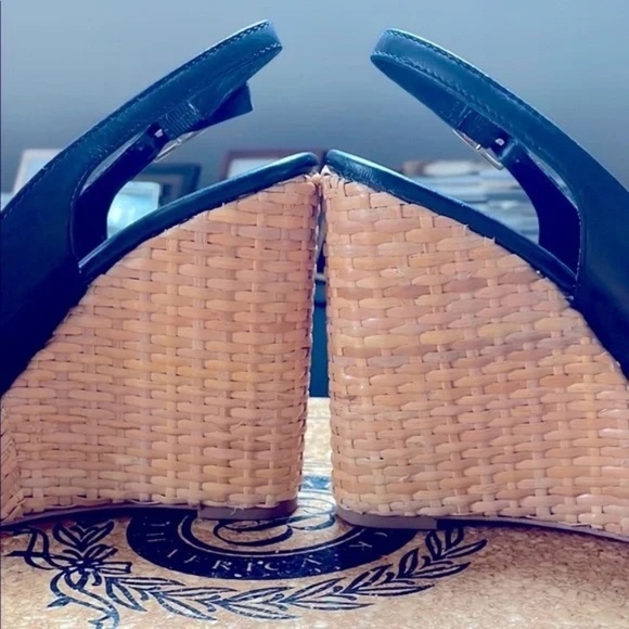 Kate Spade Rattan Wedge Heels Size 7.5 - Peep Toe & 🎀 Detail for Summer ☀️ - Picture 8 of 13